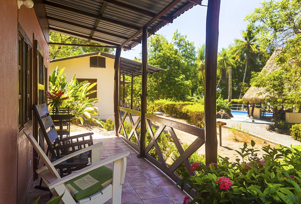 Coconut Grove Oceanfront Cottages Dominical Exteriér fotografie